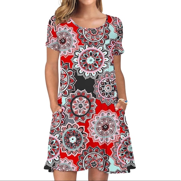 Korsis Dresses & Skirts - Multicolored short sleeve dress with pockets size SMALL